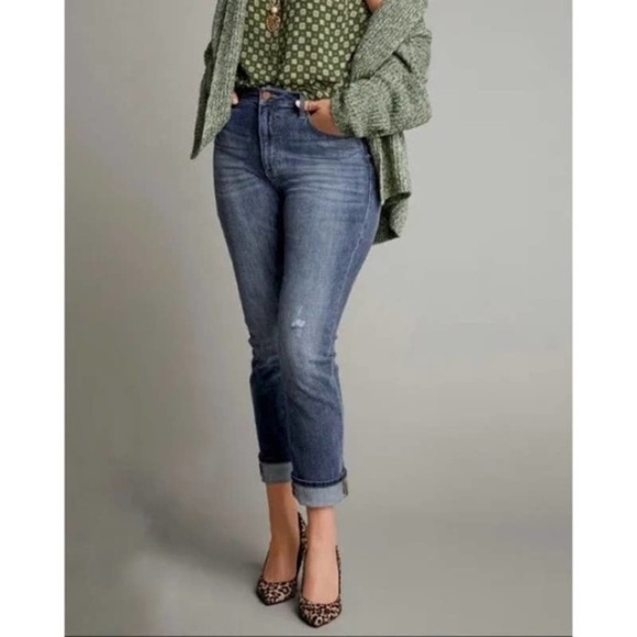 Cabi #3940 Higher Straight Jeans - Picture 1 of 5